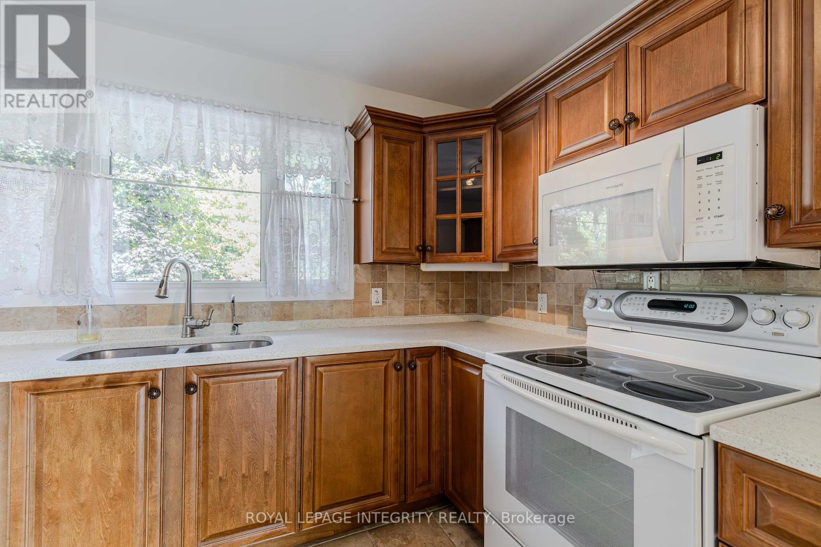135 Desmond Avenue, Ottawa, Ontario  K2L 1E8 - Photo 17 - X12412817