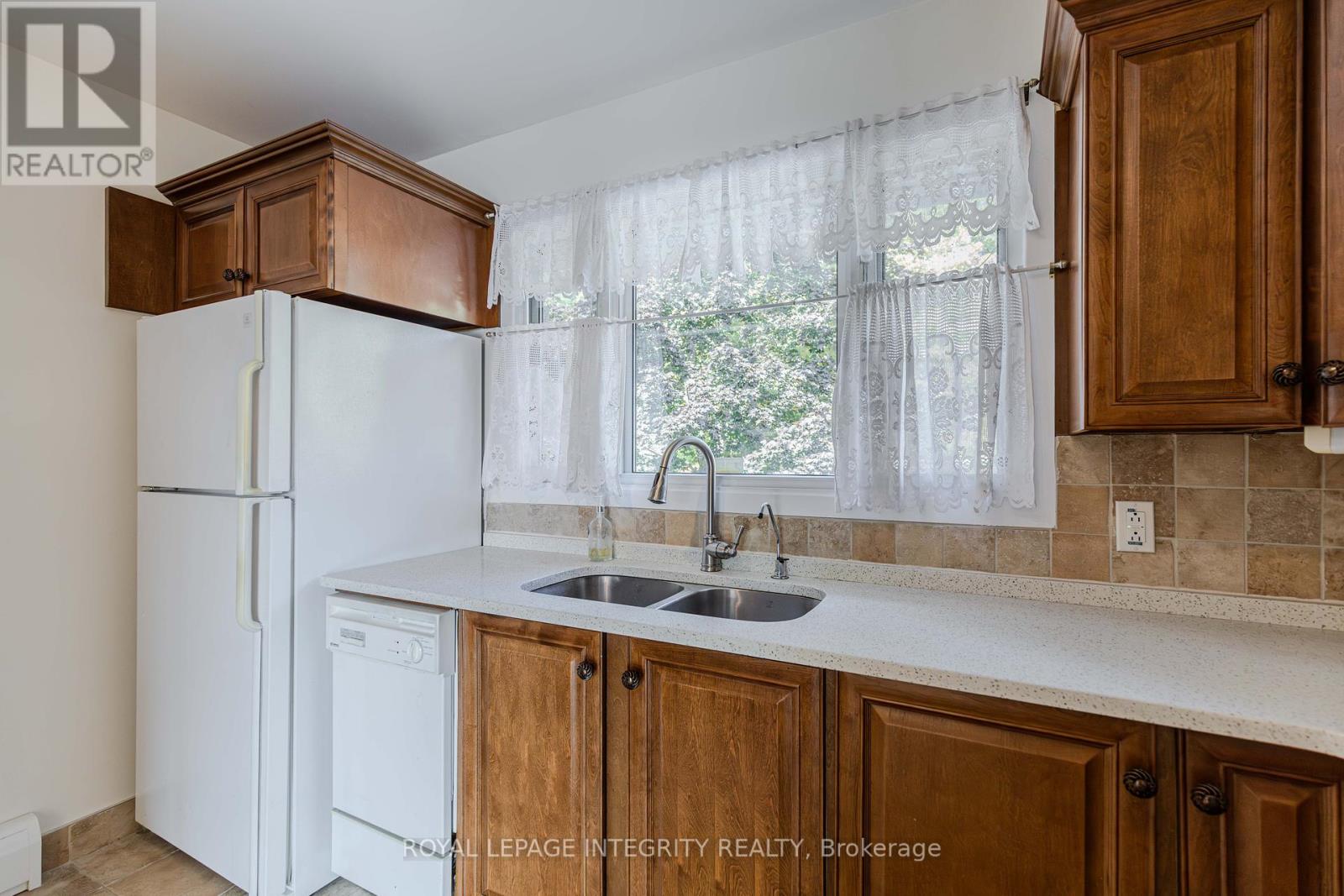 135 Desmond Avenue, Ottawa, Ontario  K2L 1E8 - Photo 18 - X12412817