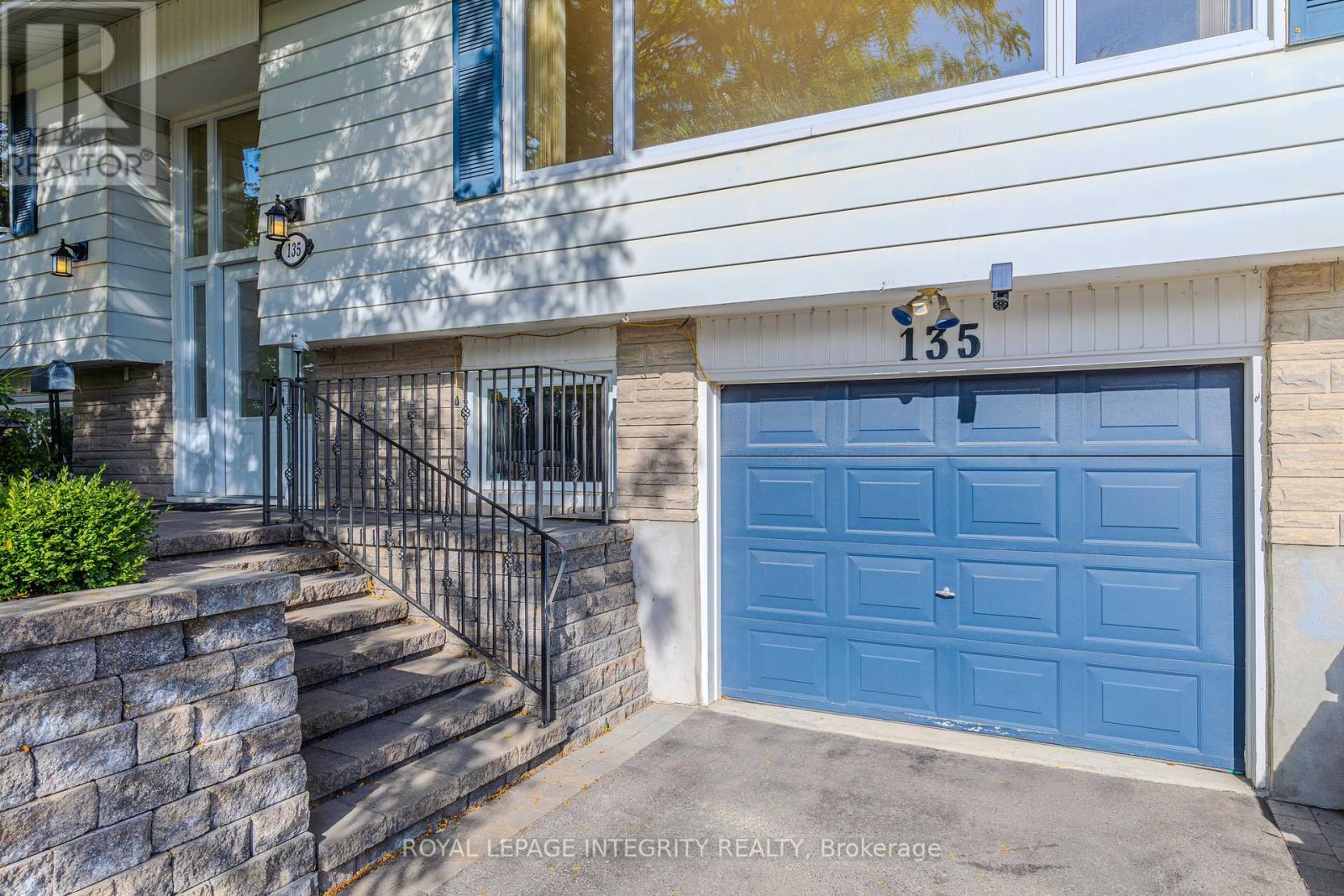 135 Desmond Avenue, Ottawa, Ontario  K2L 1E8 - Photo 3 - X12412817