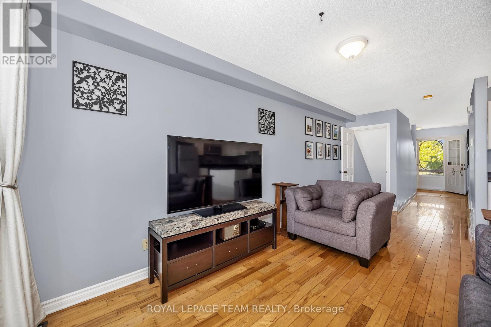 111 Raina Way, North Grenville, Ontario  K0G 1J0 - Photo 8 - X12412860