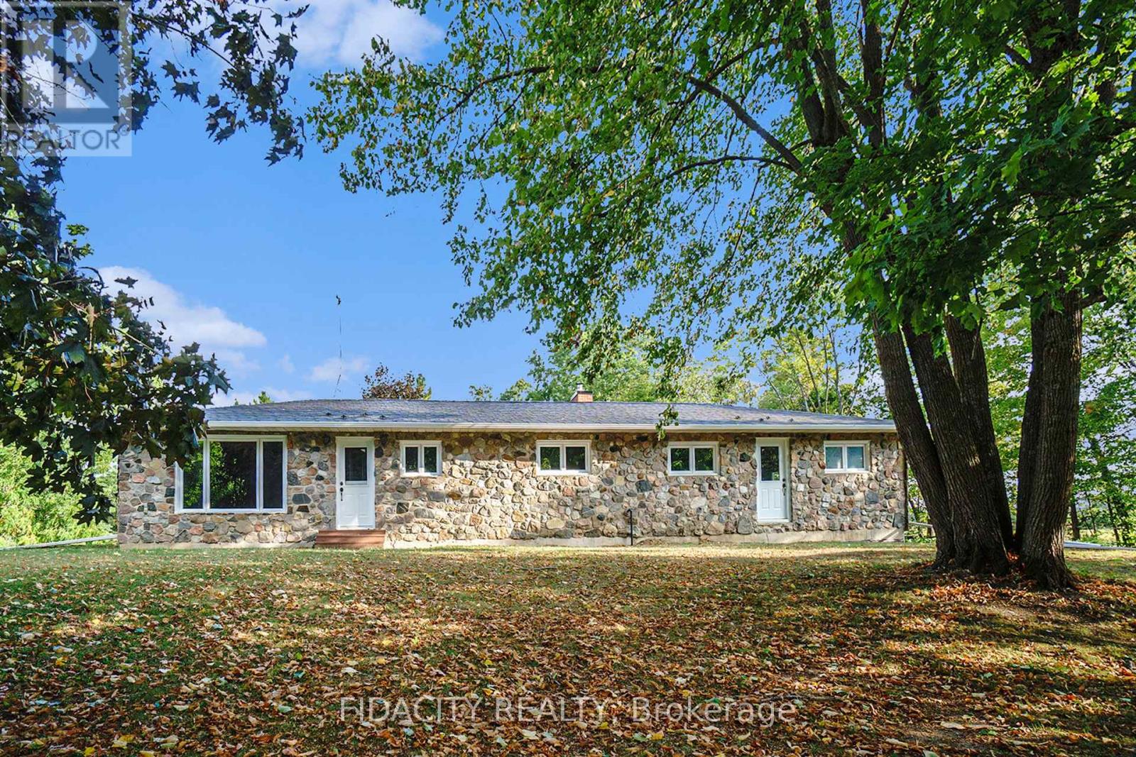 1910 BEACH ROAD, North Grenville, Ontario