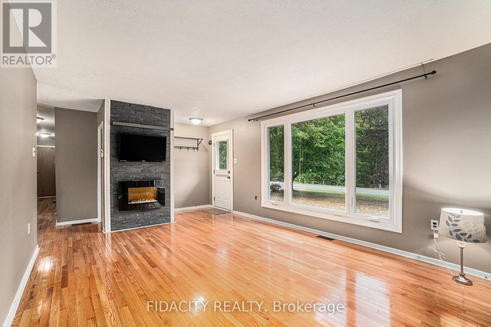 1910 Beach Road, North Grenville, Ontario  K0G 1S0 - Photo 3 - X12412876