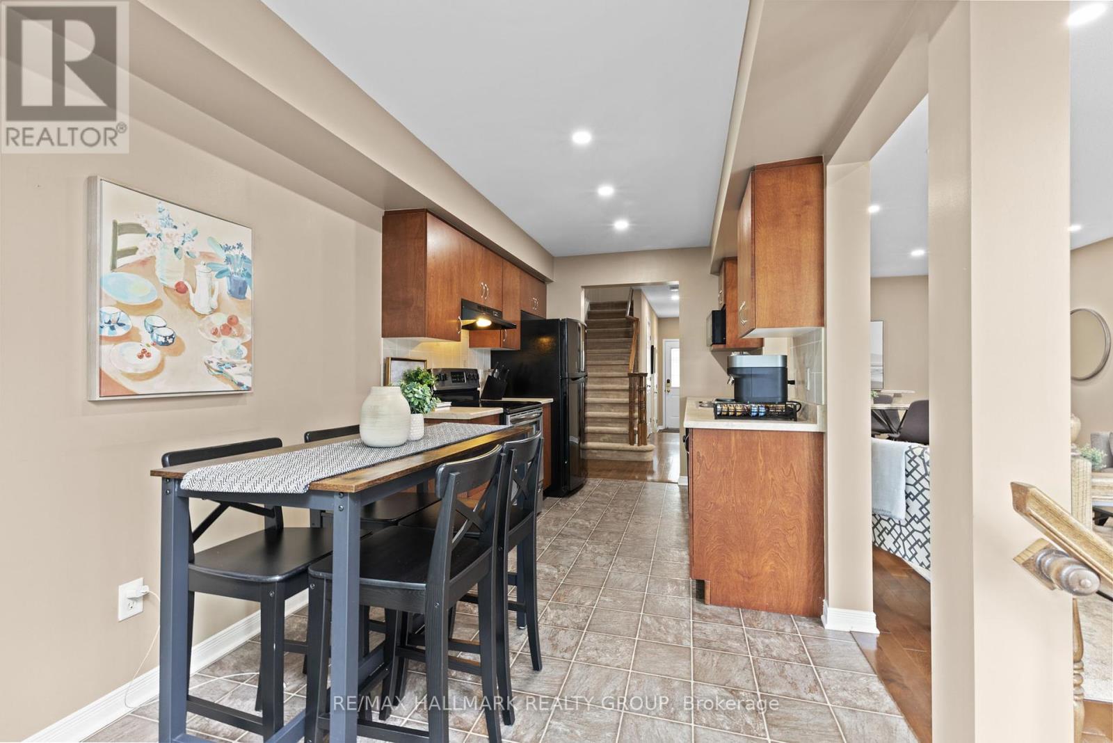 404 Wisteria Crescent, Ottawa, Ontario  K1V 0P1 - Photo 13 - X12412886