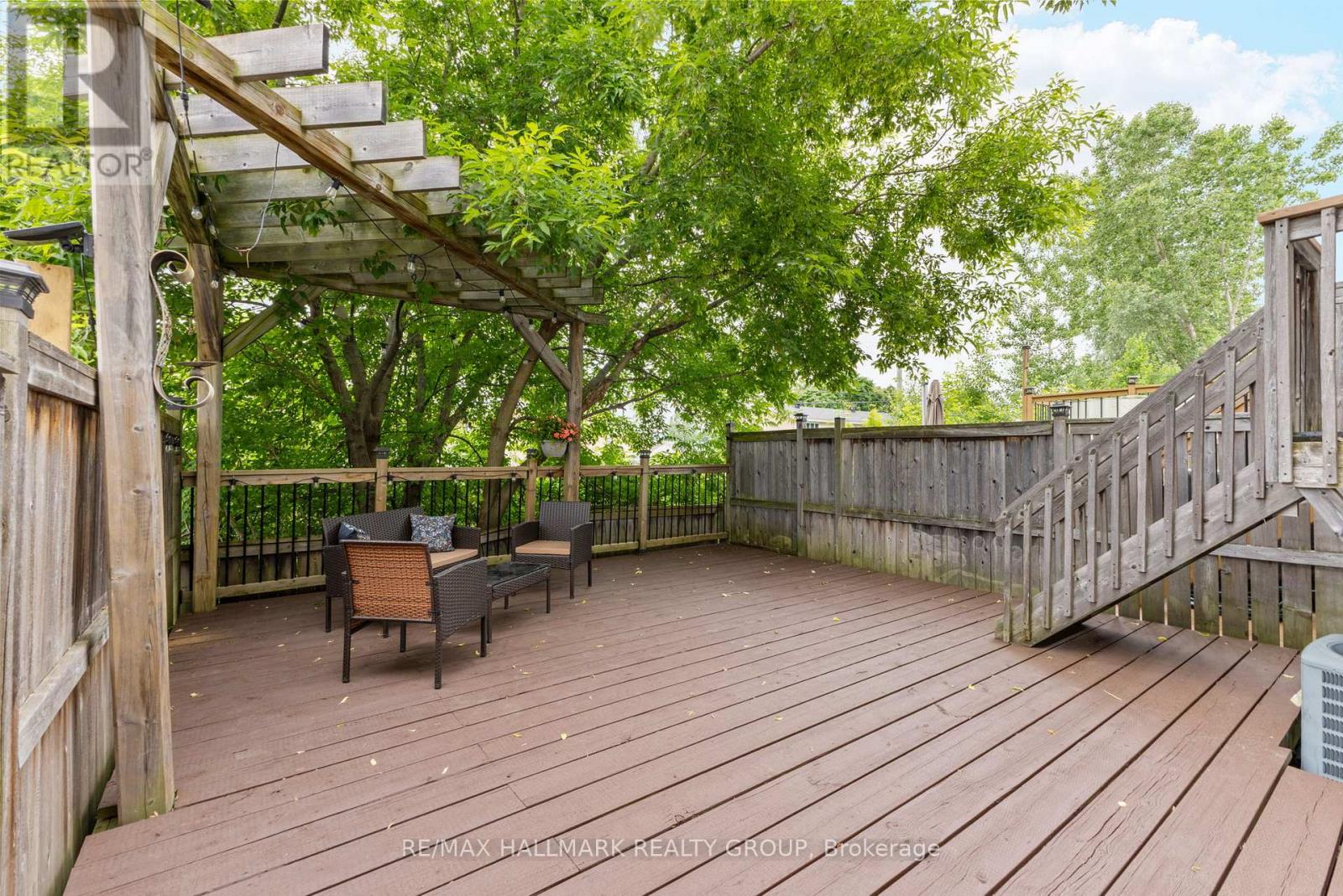 404 Wisteria Crescent, Ottawa, Ontario  K1V 0P1 - Photo 39 - X12412886