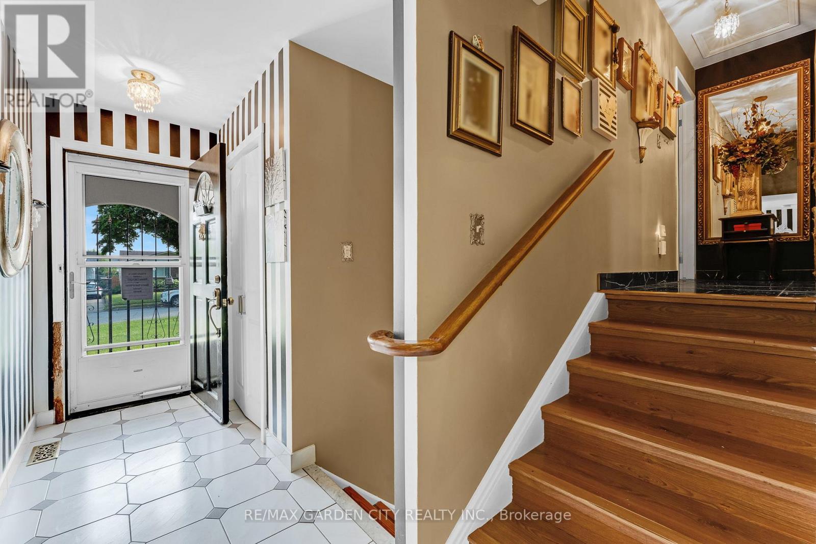 4200 Eastdale Drive, Lincoln, Ontario  L3J 0N3 - Photo 13 - X12412489