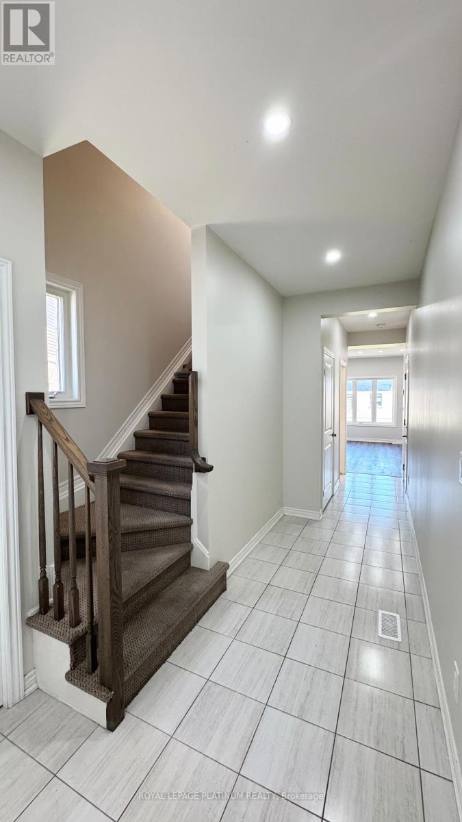 32 Sunflower Place, Welland, Ontario  L3B 5N8 - Photo 5 - X12412518