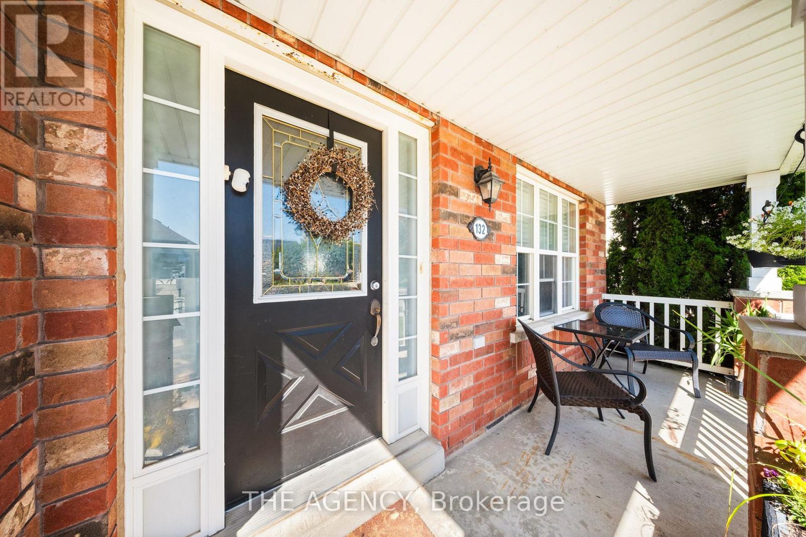 132 Blackburn Drive, Brantford, Ontario  N3T 6S2 - Photo 4 - X12412528