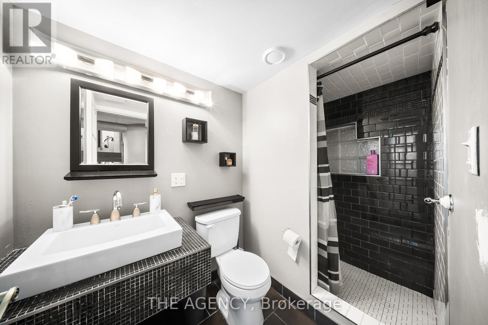 132 Blackburn Drive, Brantford, Ontario  N3T 6S2 - Photo 44 - X12412528