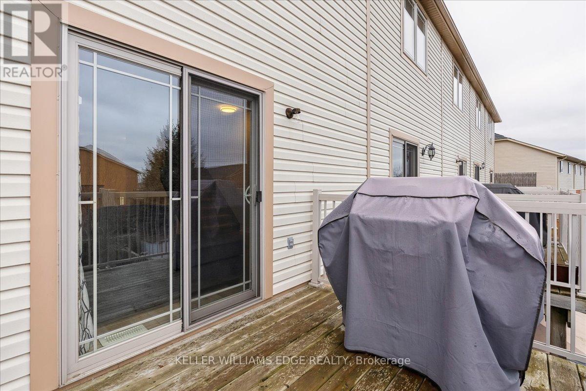 65 Willow Lane, Grimsby, Ontario  L3M 0B2 - Photo 15 - X12412582