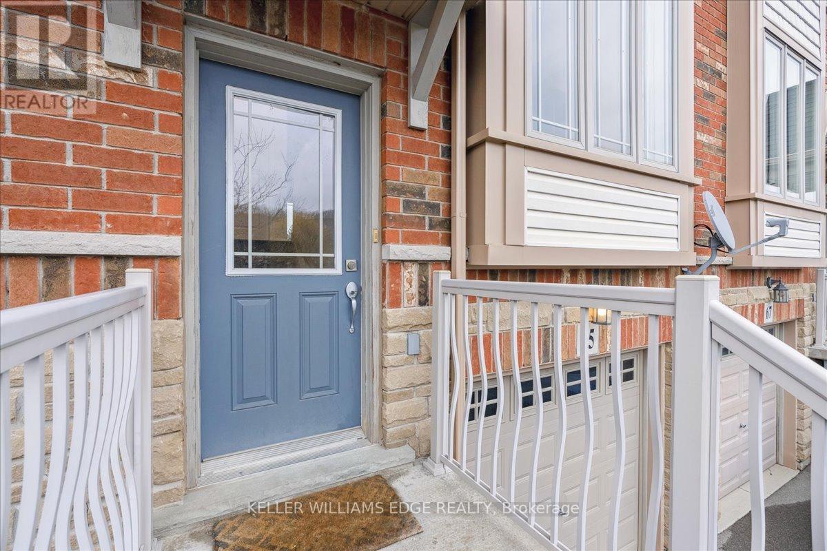 65 Willow Lane, Grimsby, Ontario  L3M 0B2 - Photo 3 - X12412582
