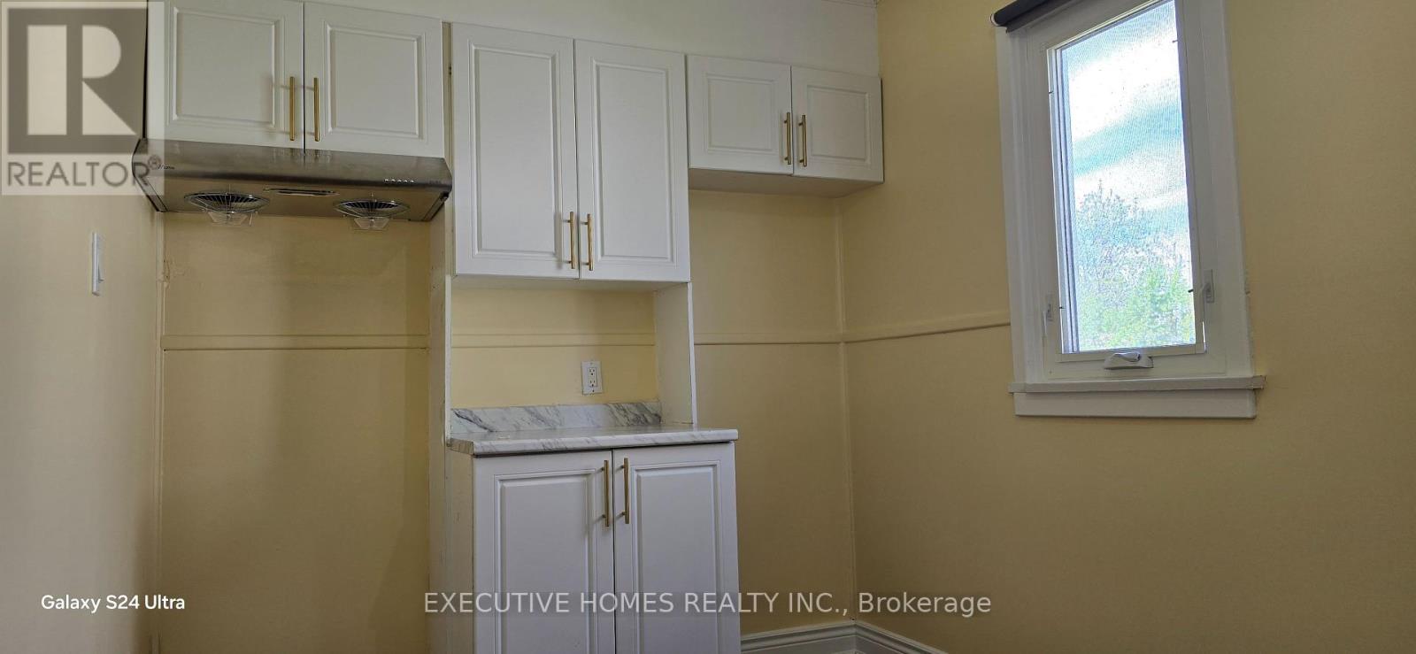 5176 Stanley Avenue, Niagara Falls, Ontario  L2E 5A4 - Photo 6 - X12412644