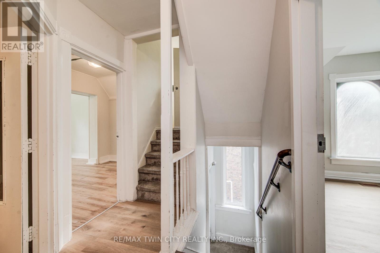 19 Schneider Avenue, Kitchener, Ontario  N2G 1K7 - Photo 12 - X12412655