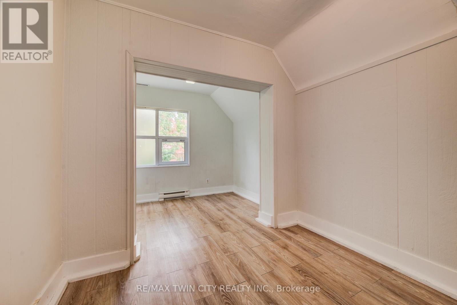 19 Schneider Avenue, Kitchener, Ontario  N2G 1K7 - Photo 13 - X12412655