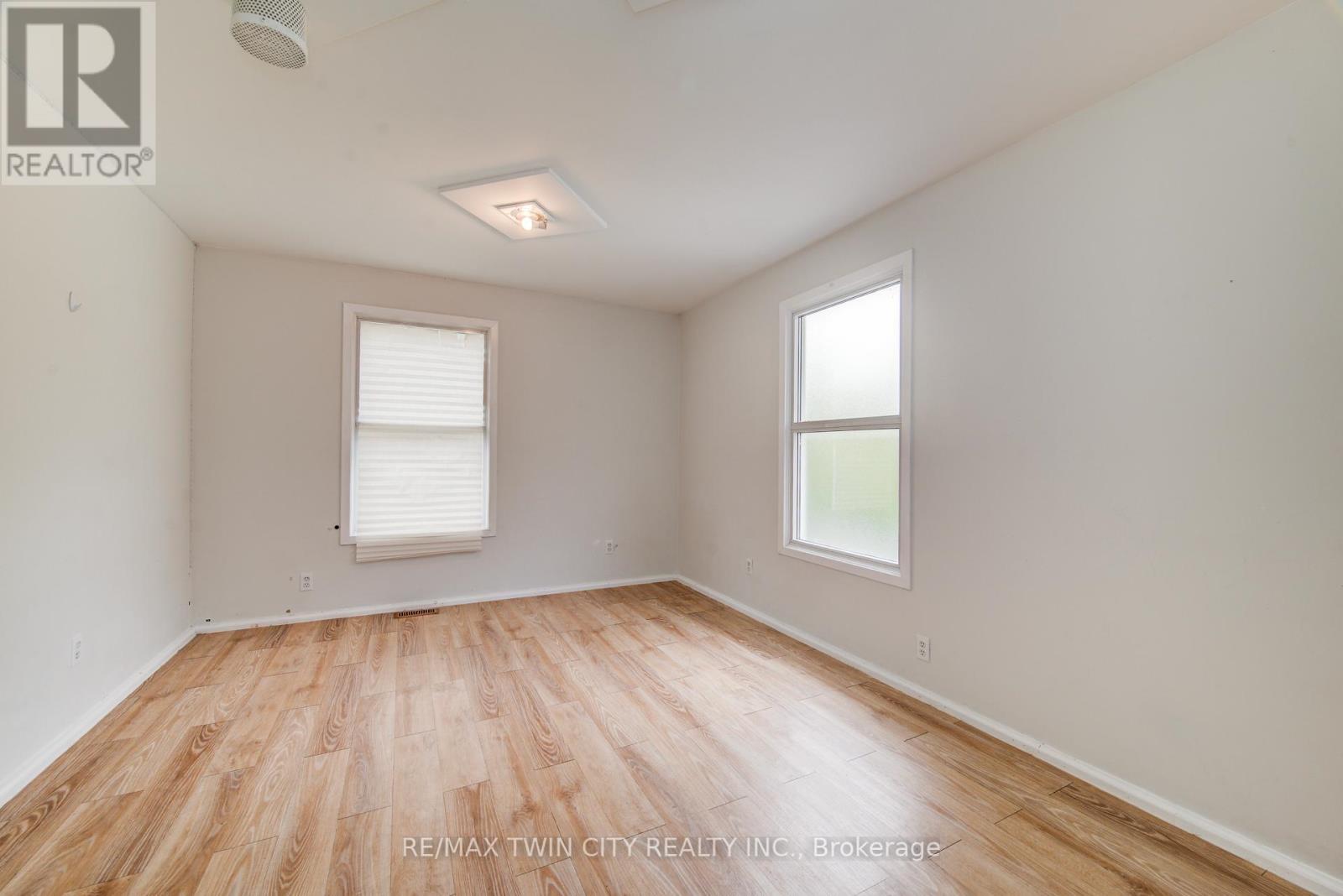19 Schneider Avenue, Kitchener, Ontario  N2G 1K7 - Photo 22 - X12412655