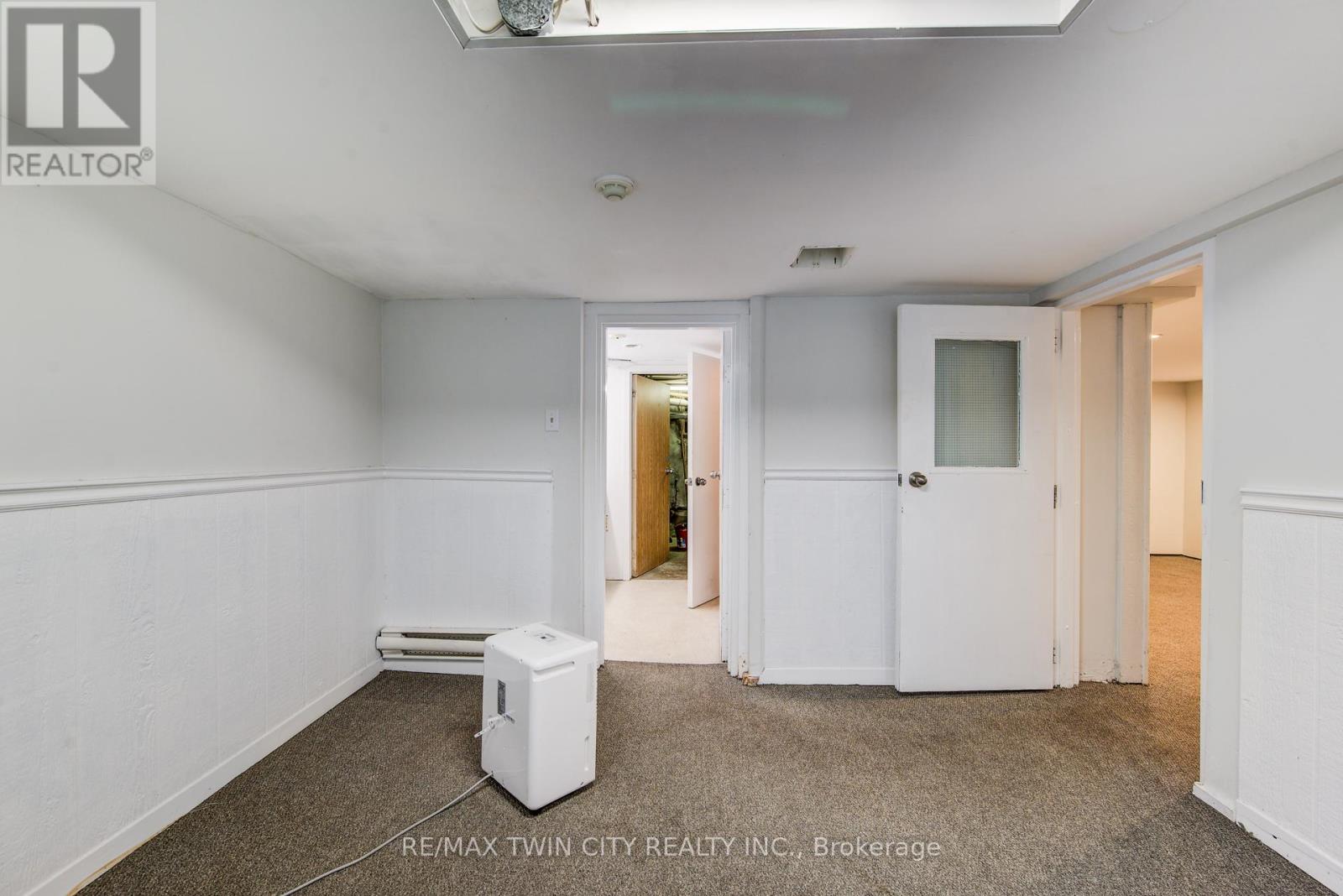 19 Schneider Avenue, Kitchener, Ontario  N2G 1K7 - Photo 25 - X12412655