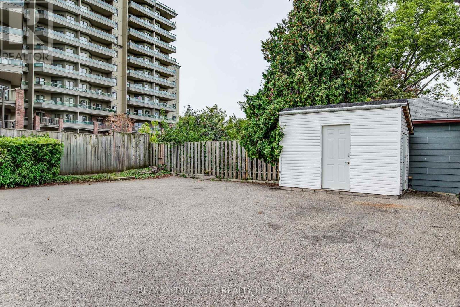 19 Schneider Avenue, Kitchener, Ontario  N2G 1K7 - Photo 29 - X12412655