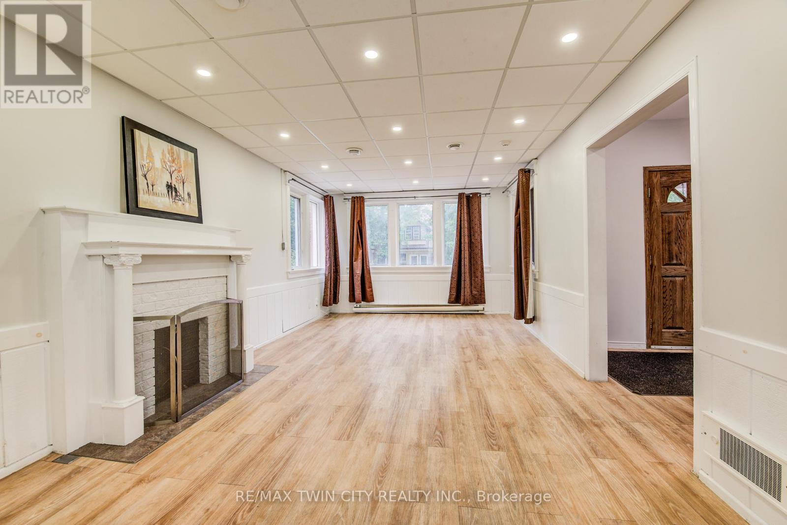 Property at 19 SCHNEIDER AVENUE image 4