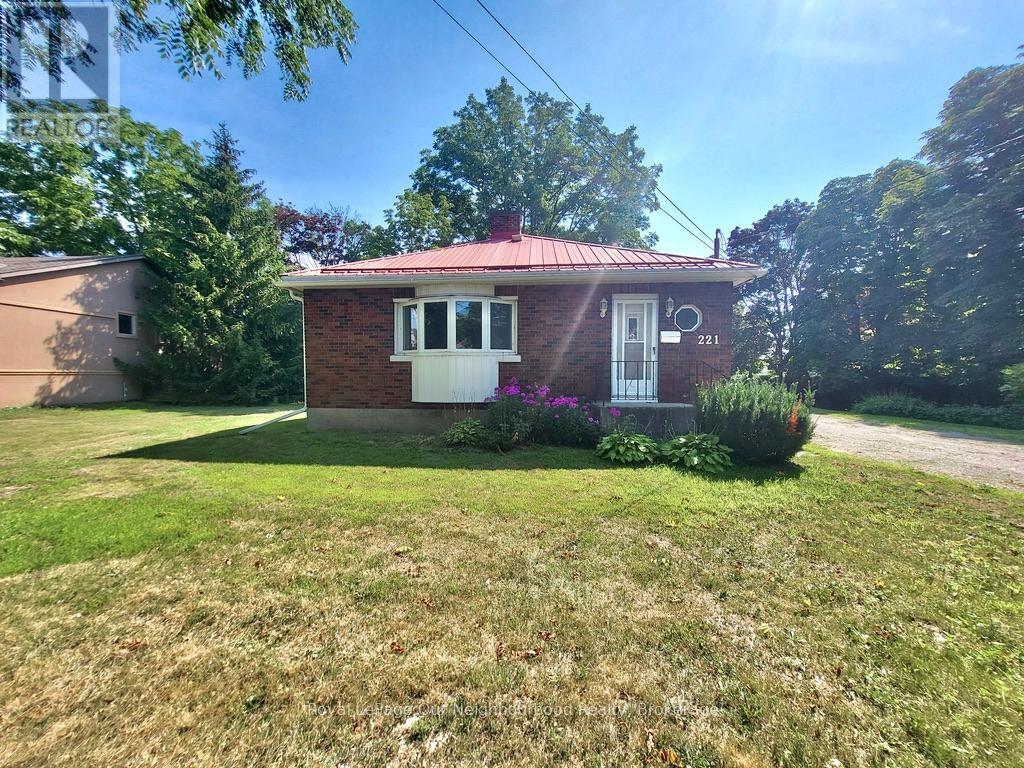 221 Liberty Street N, Clarington, Ontario  L1C 2M6 - Photo 1 - E12412831