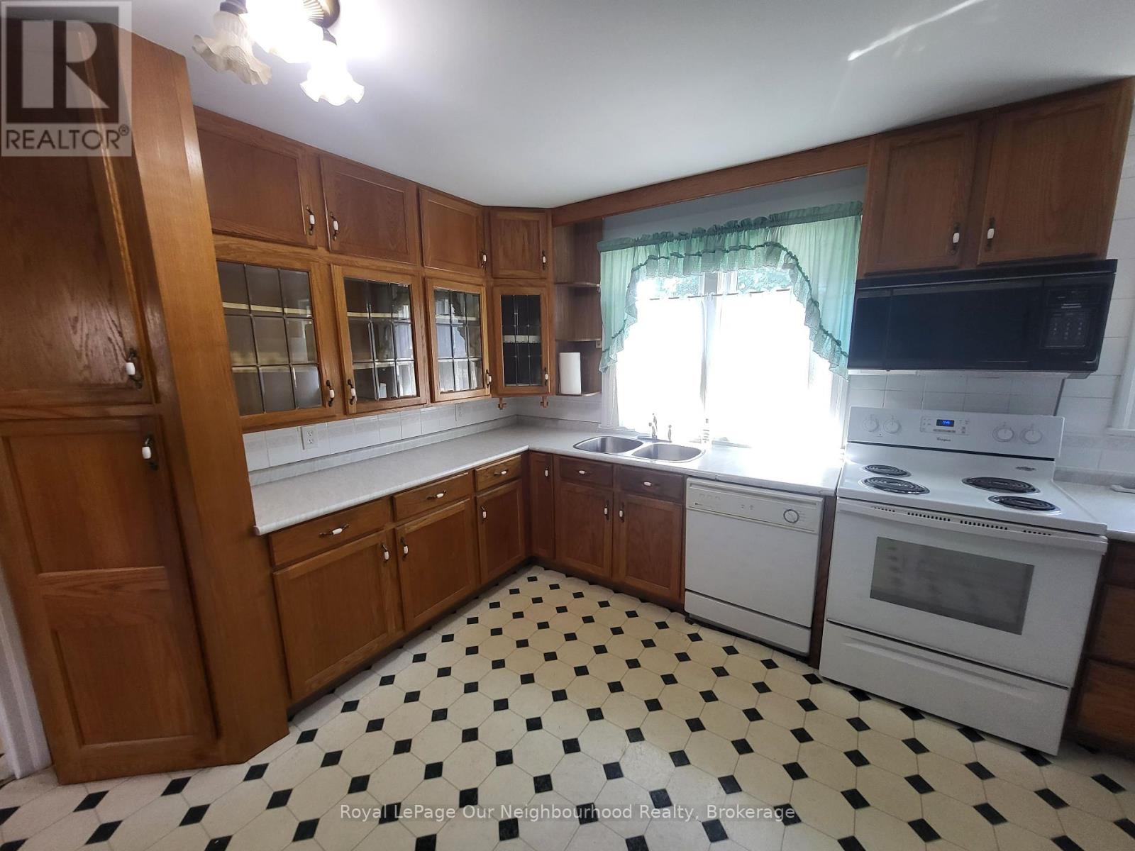 221 Liberty Street N, Clarington, Ontario  L1C 2M6 - Photo 5 - E12412831