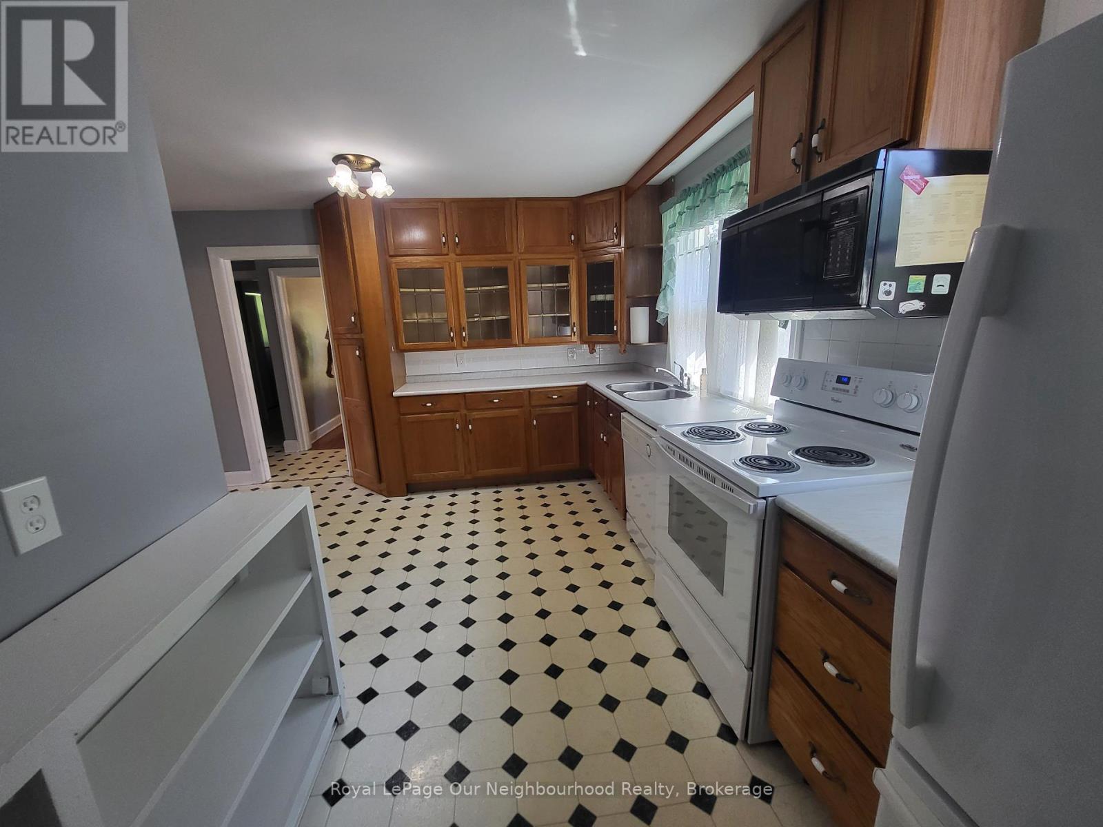 221 Liberty Street N, Clarington, Ontario  L1C 2M6 - Photo 6 - E12412831