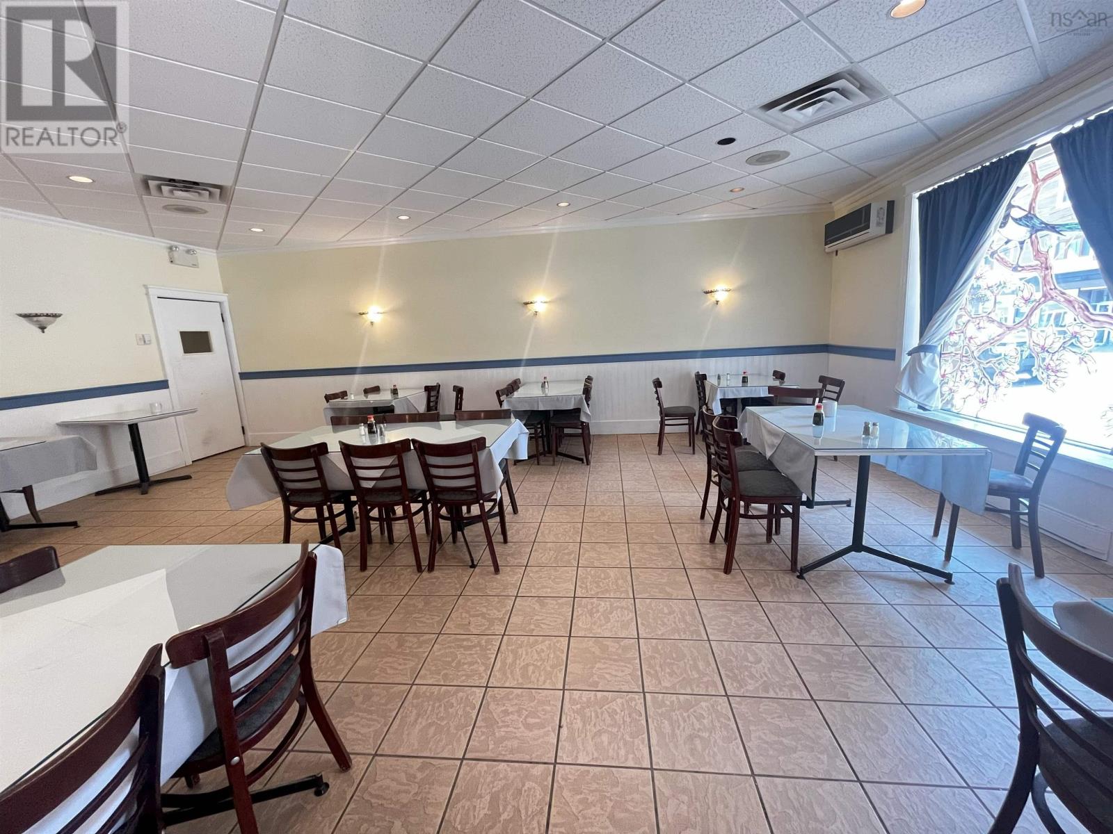 Ko's Restaurant, Bridgewater, Nova Scotia  B4V 1A9 - Photo 11 - 202523713