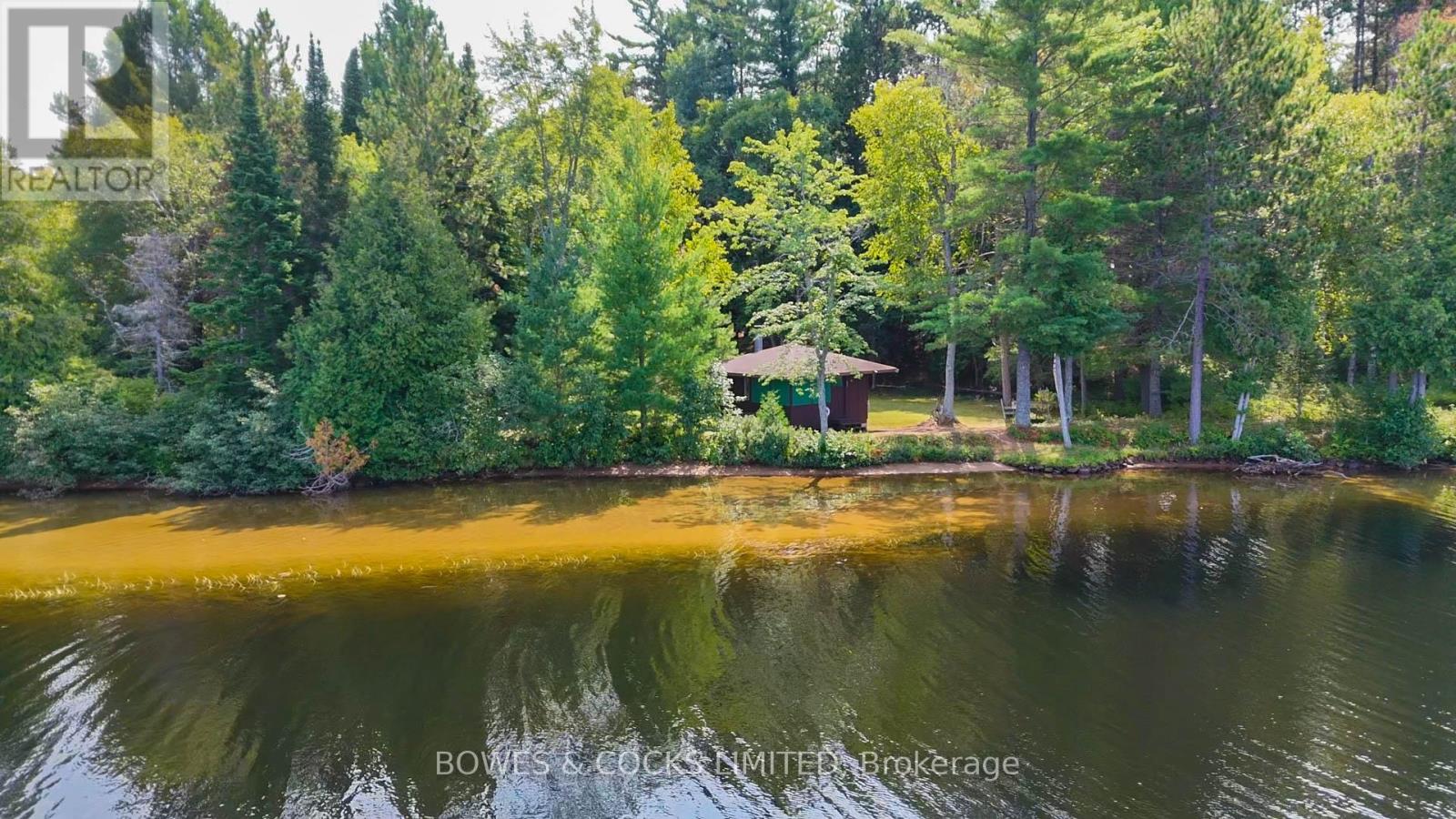 915 Madawaska River Drive, Madawaska Valley, Ontario  K0J 1L0 - Photo 13 - X12412775