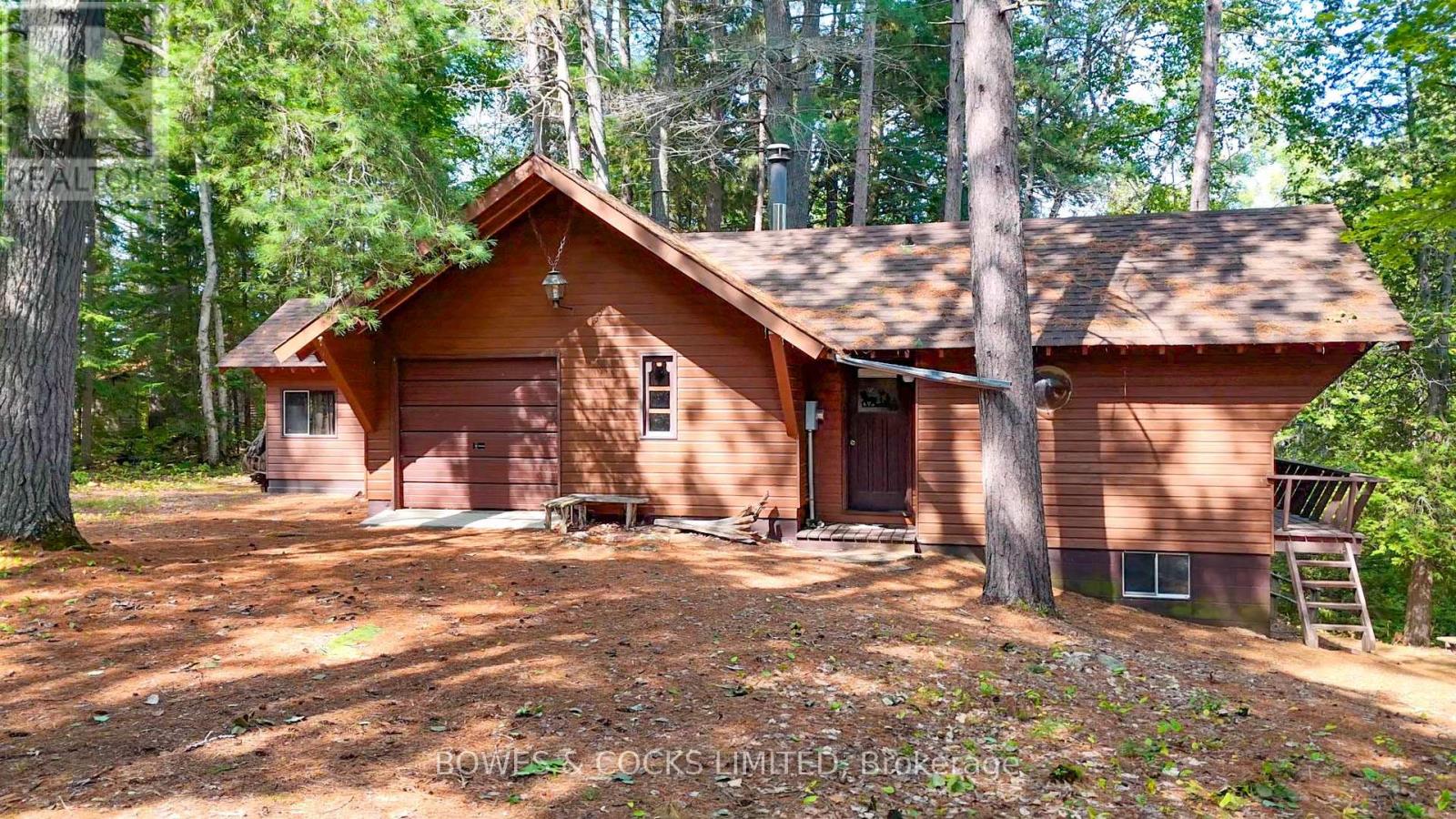 915 Madawaska River Drive, Madawaska Valley, Ontario  K0J 1L0 - Photo 2 - X12412775