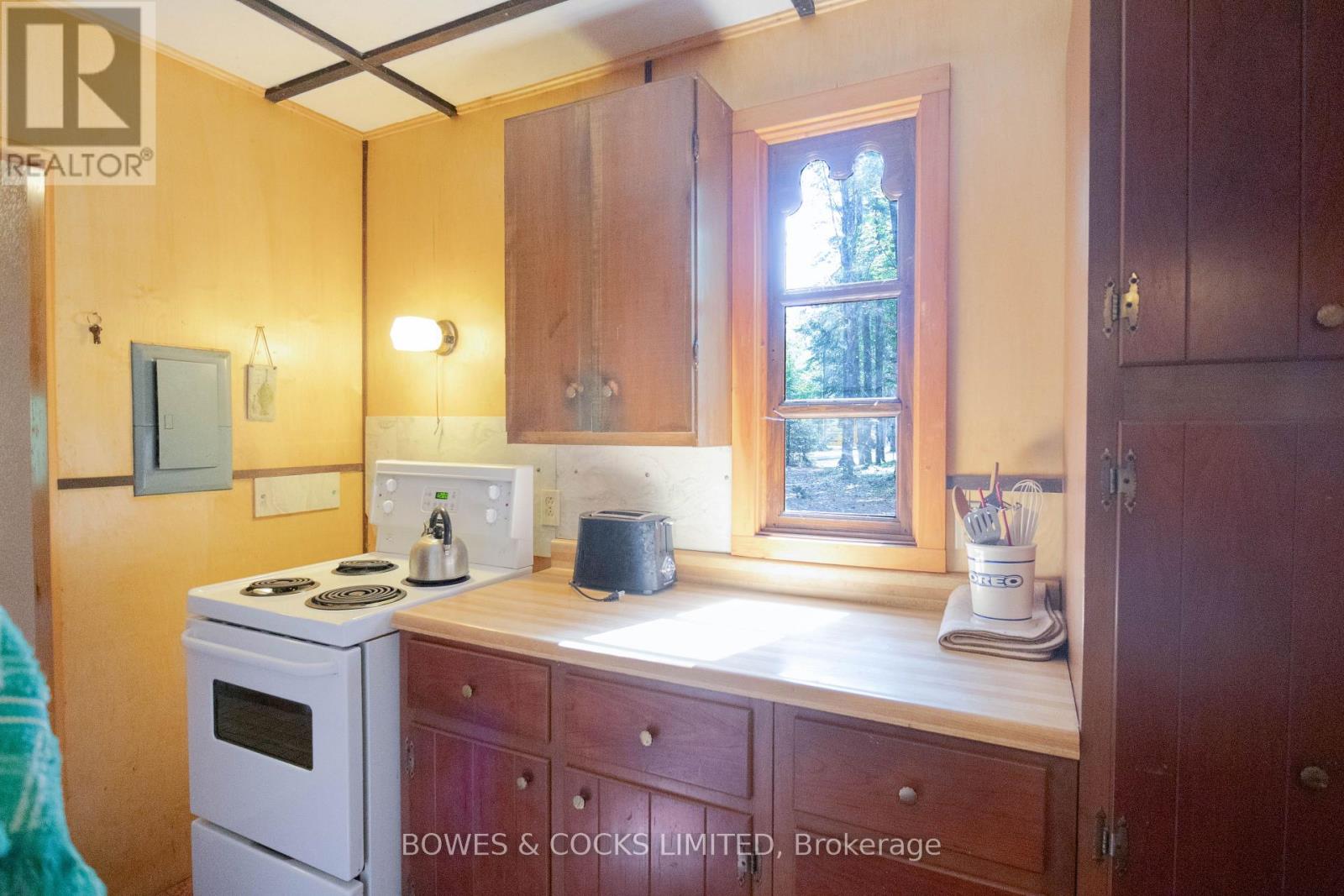 915 Madawaska River Drive, Madawaska Valley, Ontario  K0J 1L0 - Photo 22 - X12412775