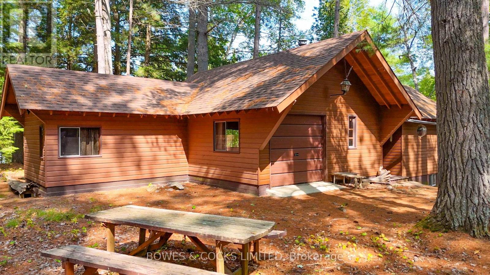 915 Madawaska River Drive, Madawaska Valley, Ontario  K0J 1L0 - Photo 3 - X12412775