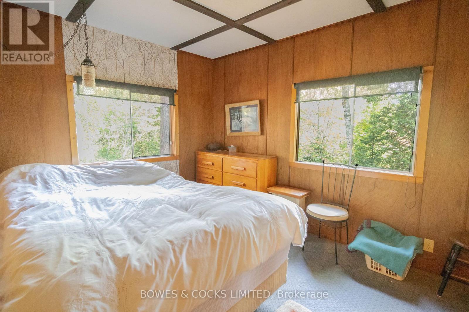 915 Madawaska River Drive, Madawaska Valley, Ontario  K0J 1L0 - Photo 34 - X12412775