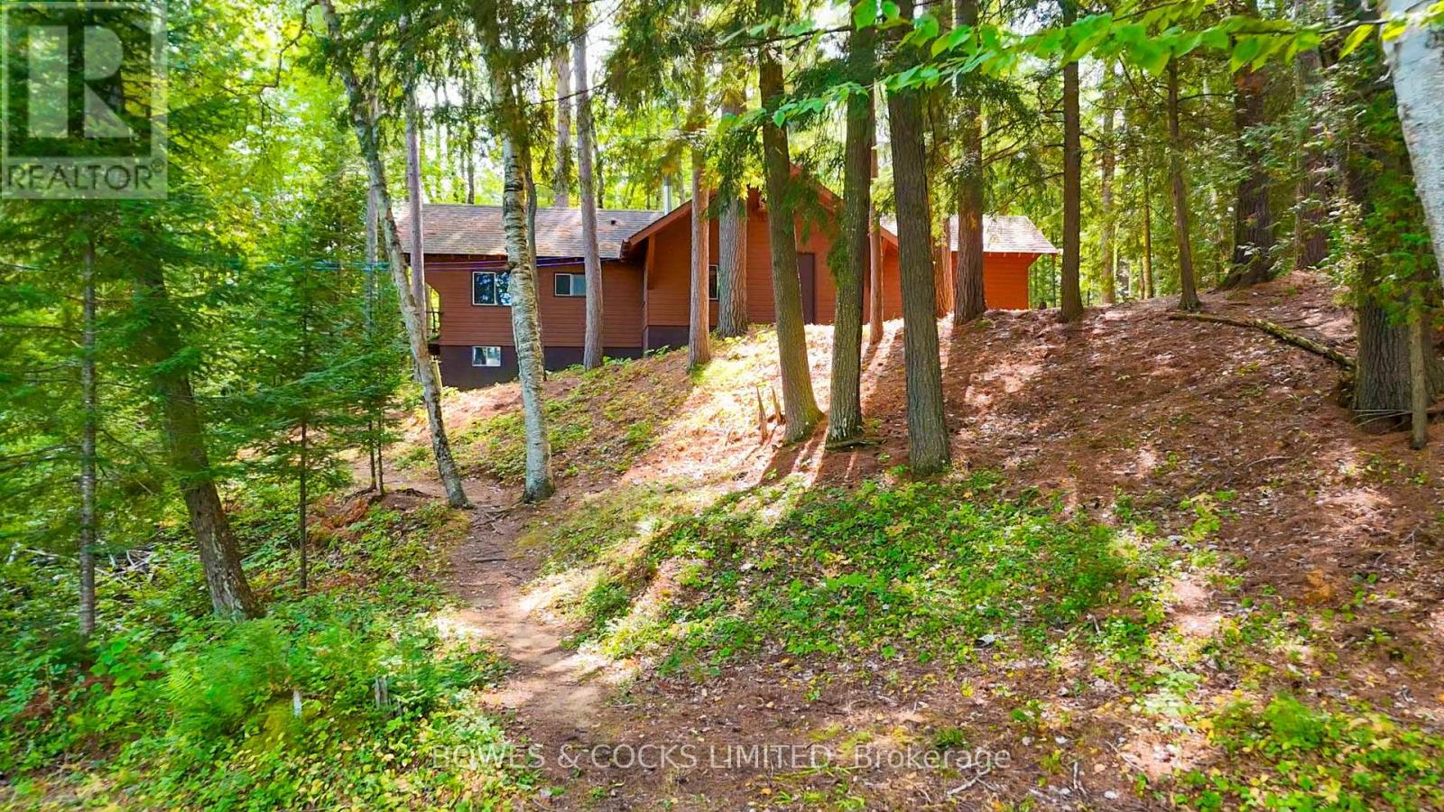 915 Madawaska River Drive, Madawaska Valley, Ontario  K0J 1L0 - Photo 6 - X12412775