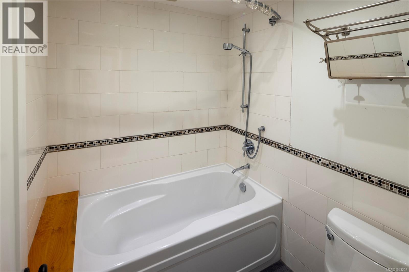 2710 Sea View Rd, Saanich, British Columbia  V8N 1K8 - Photo 30 - 1013252