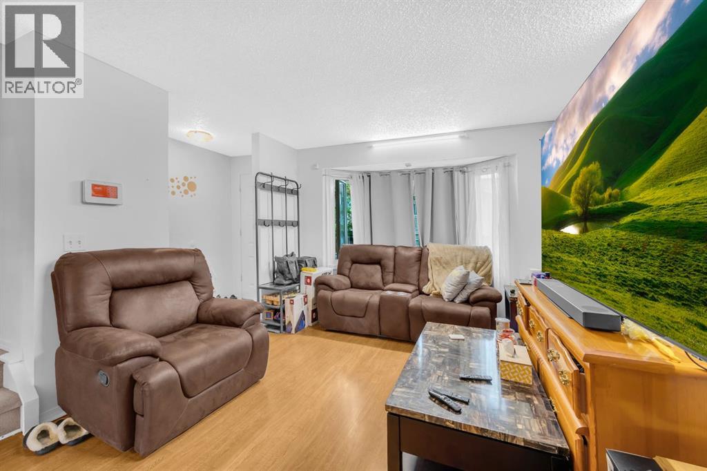 55 Falshire Terrace Ne, Calgary, Alberta  T3J 3B6 - Photo 7 - A2258282