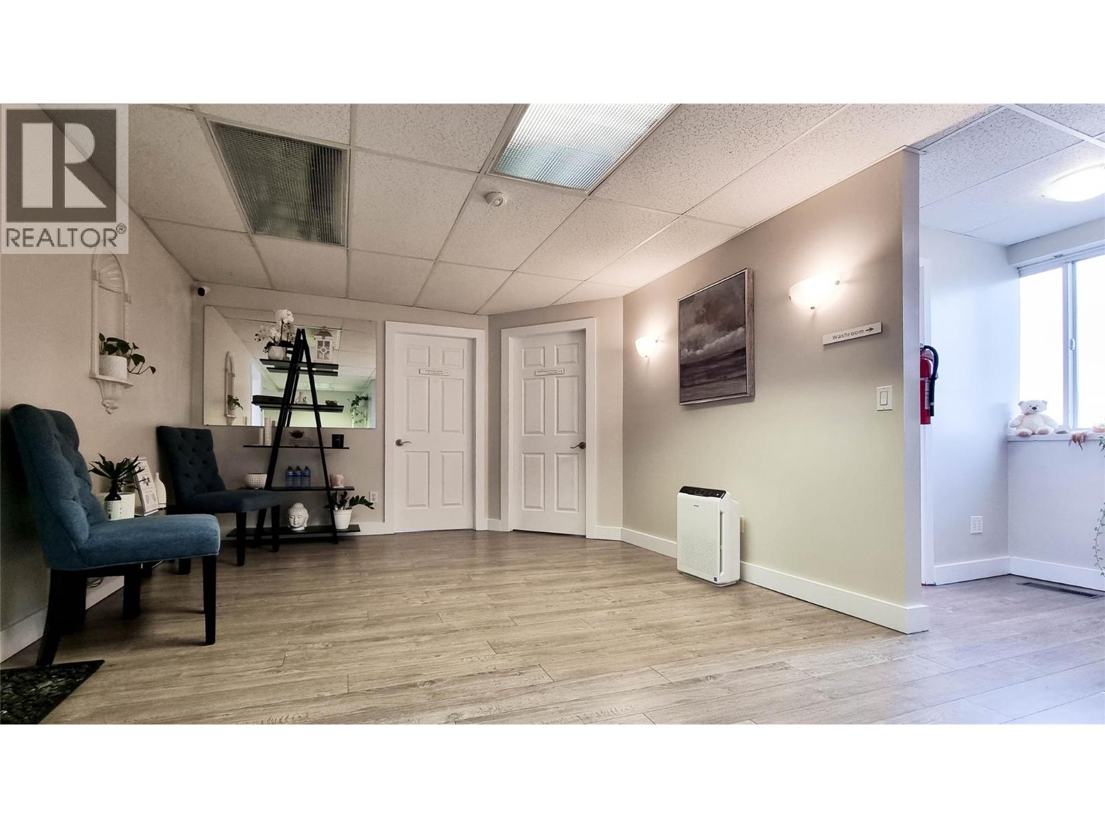 1607 Ellis Street, Kelowna, British Columbia  V1Y 2A8 - Photo 8 - 10363326