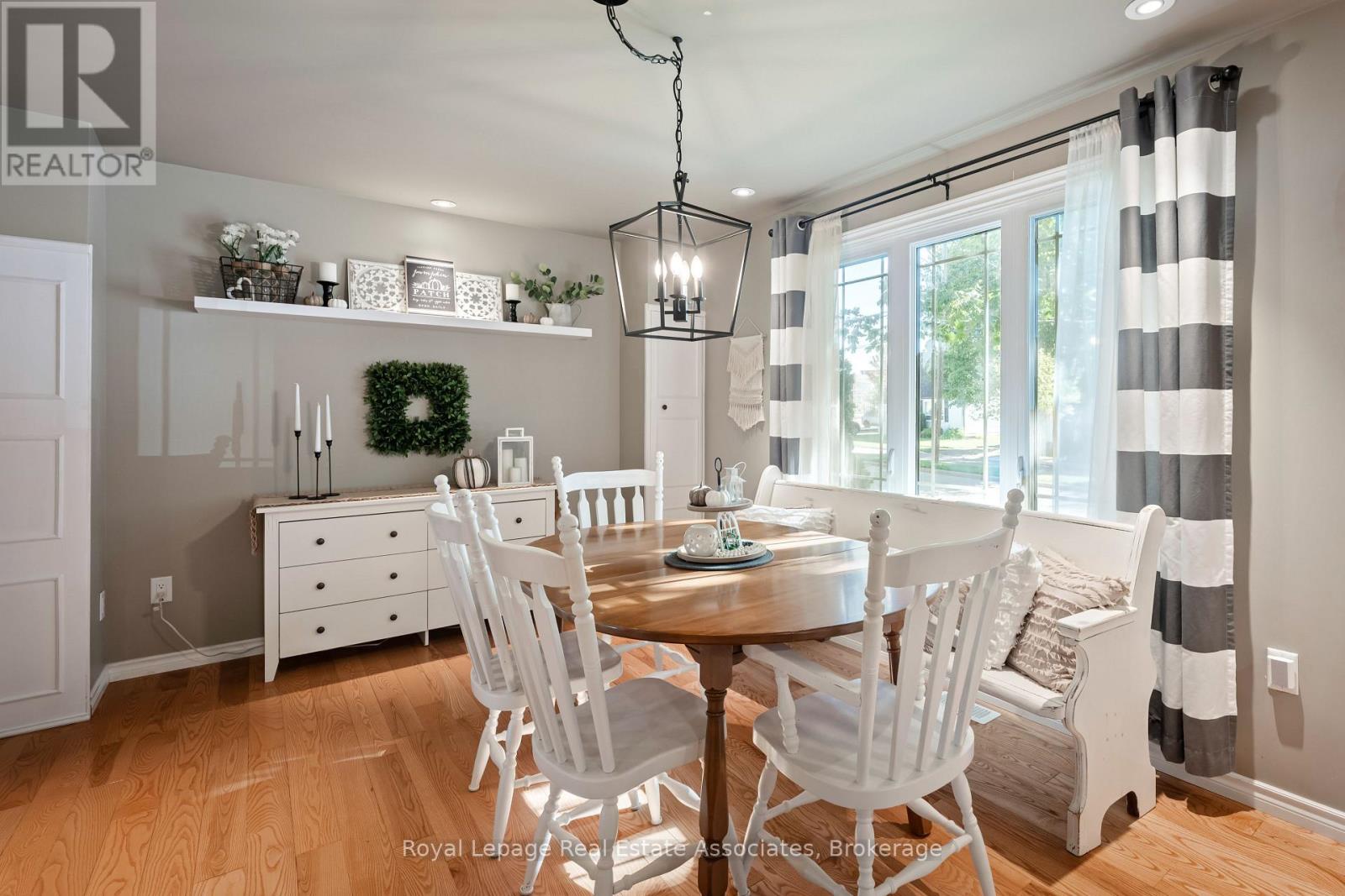 10 Normandy Boulevard, Halton Hills, Ontario  L7G 1W1 - Photo 10 - W12412683