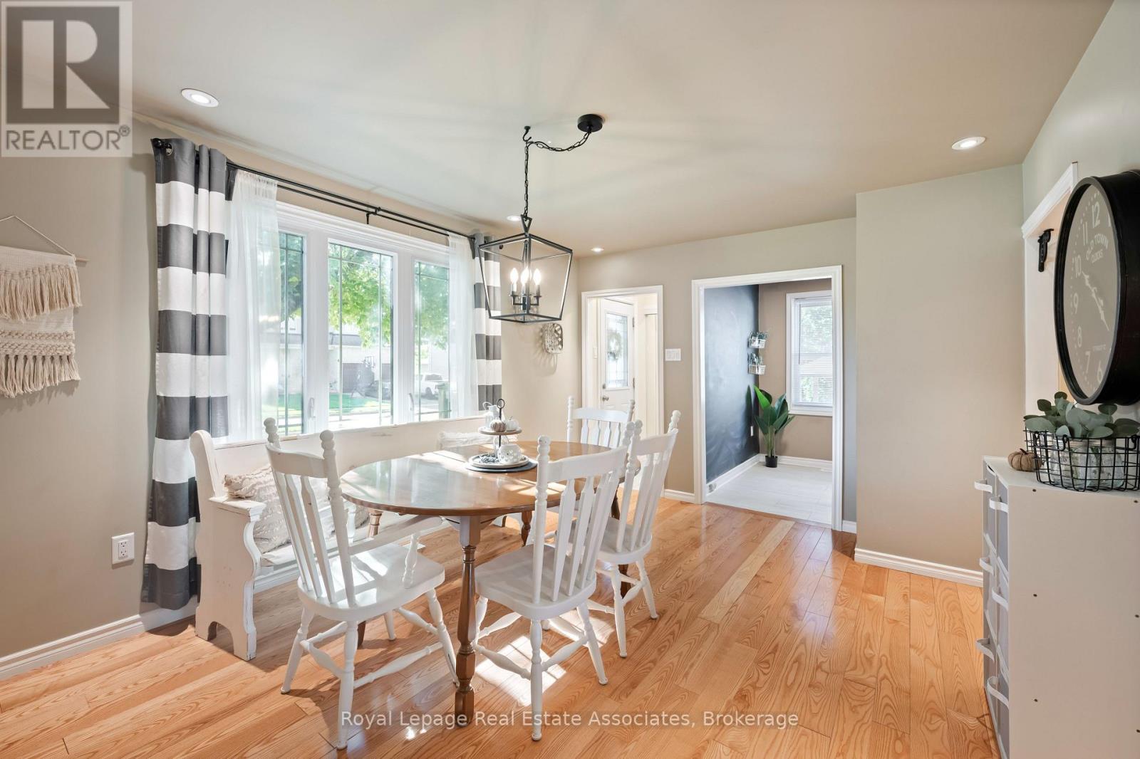 10 Normandy Boulevard, Halton Hills, Ontario  L7G 1W1 - Photo 12 - W12412683