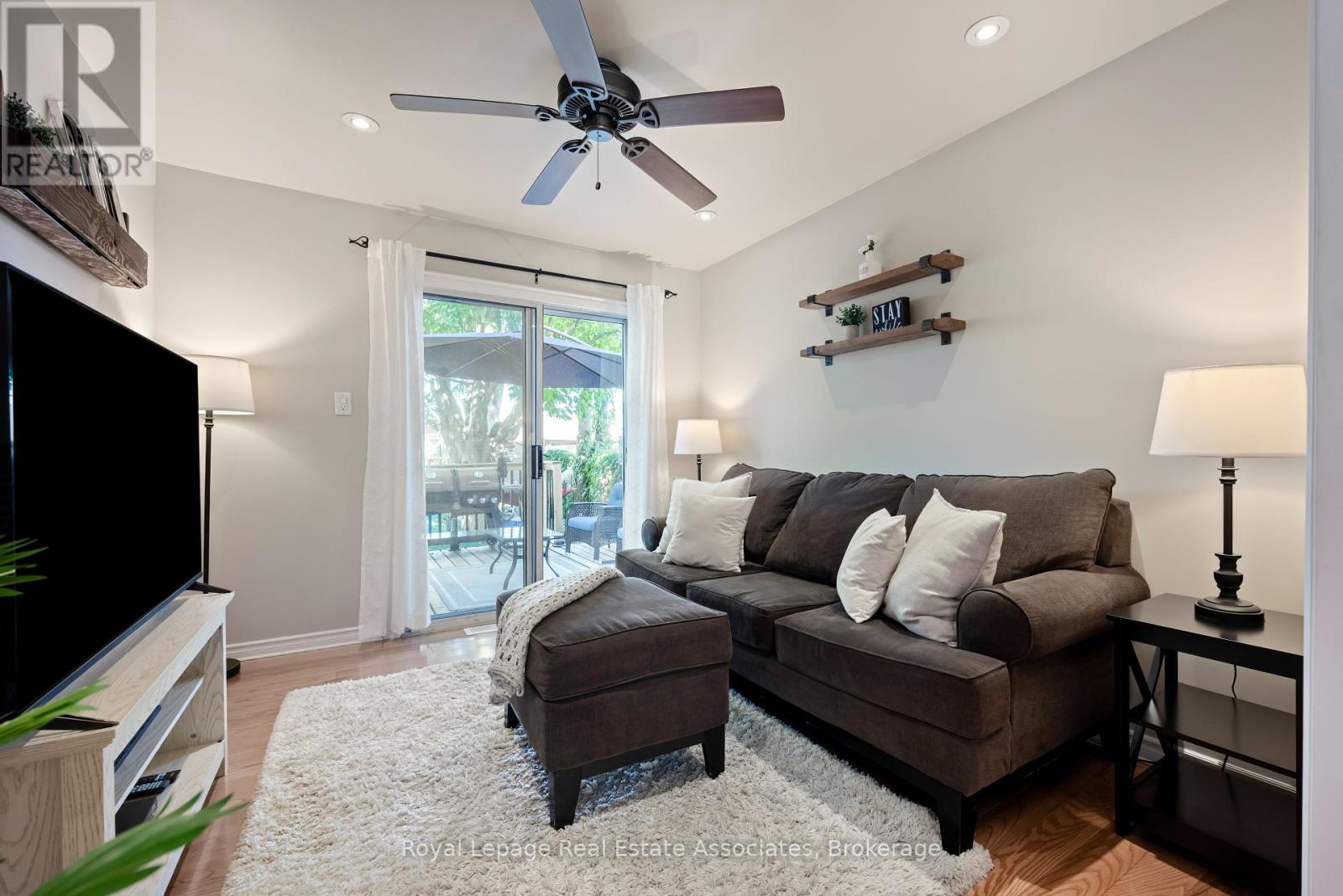 10 Normandy Boulevard, Halton Hills, Ontario  L7G 1W1 - Photo 17 - W12412683