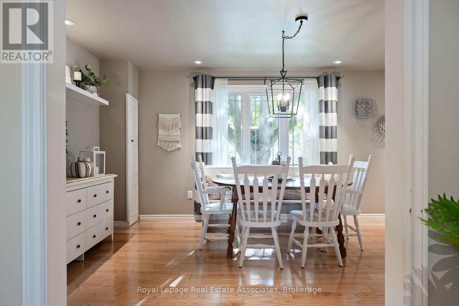 10 Normandy Boulevard, Halton Hills, Ontario  L7G 1W1 - Photo 21 - W12412683