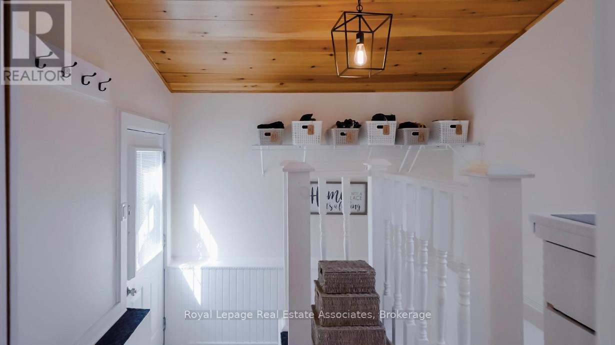 10 Normandy Boulevard, Halton Hills, Ontario  L7G 1W1 - Photo 31 - W12412683