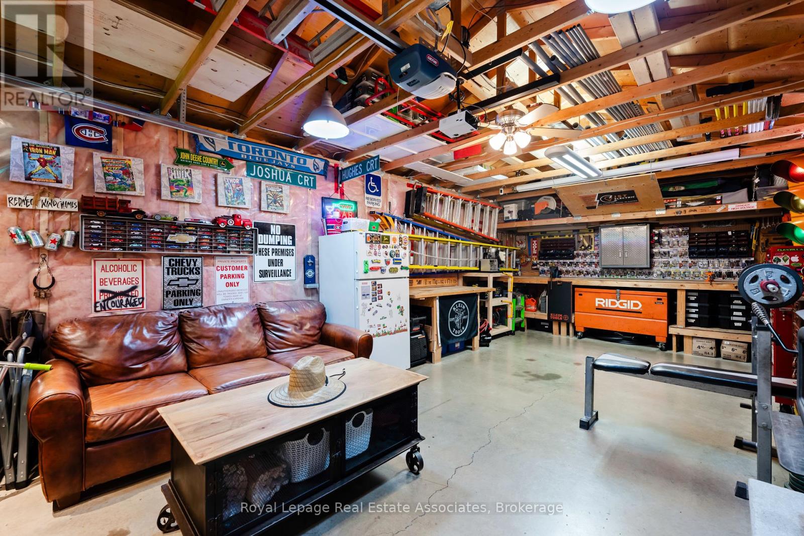 10 Normandy Boulevard, Halton Hills, Ontario  L7G 1W1 - Photo 4 - W12412683