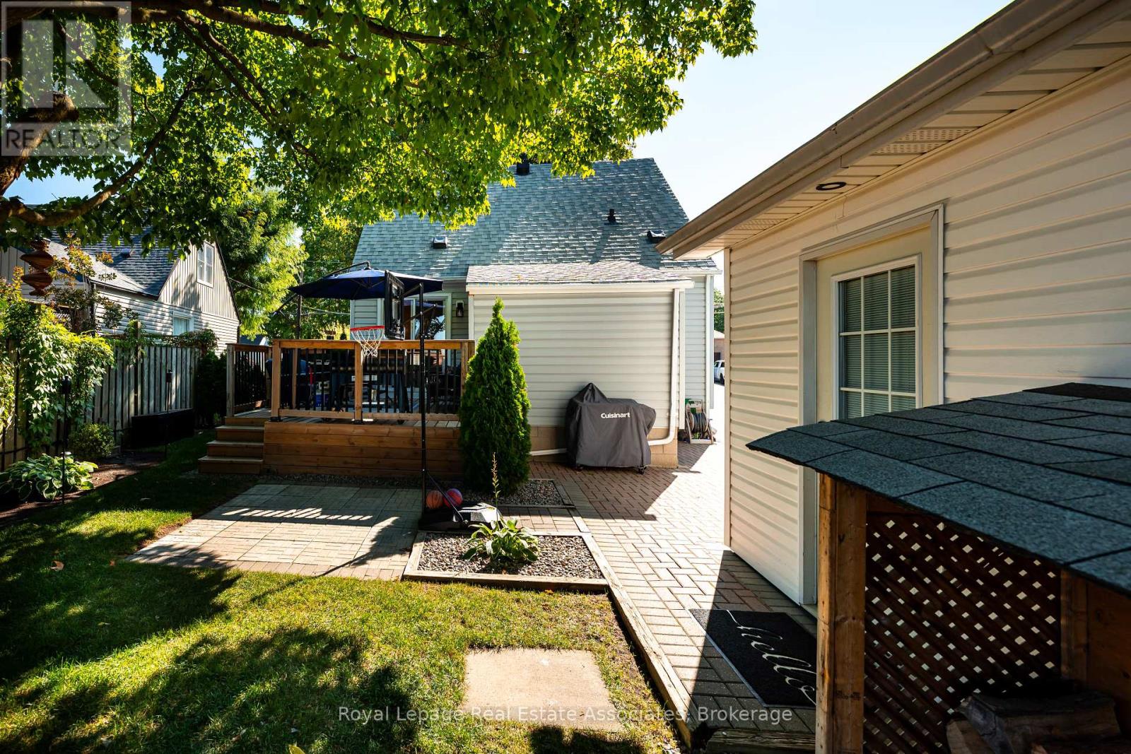 10 Normandy Boulevard, Halton Hills, Ontario  L7G 1W1 - Photo 5 - W12412683