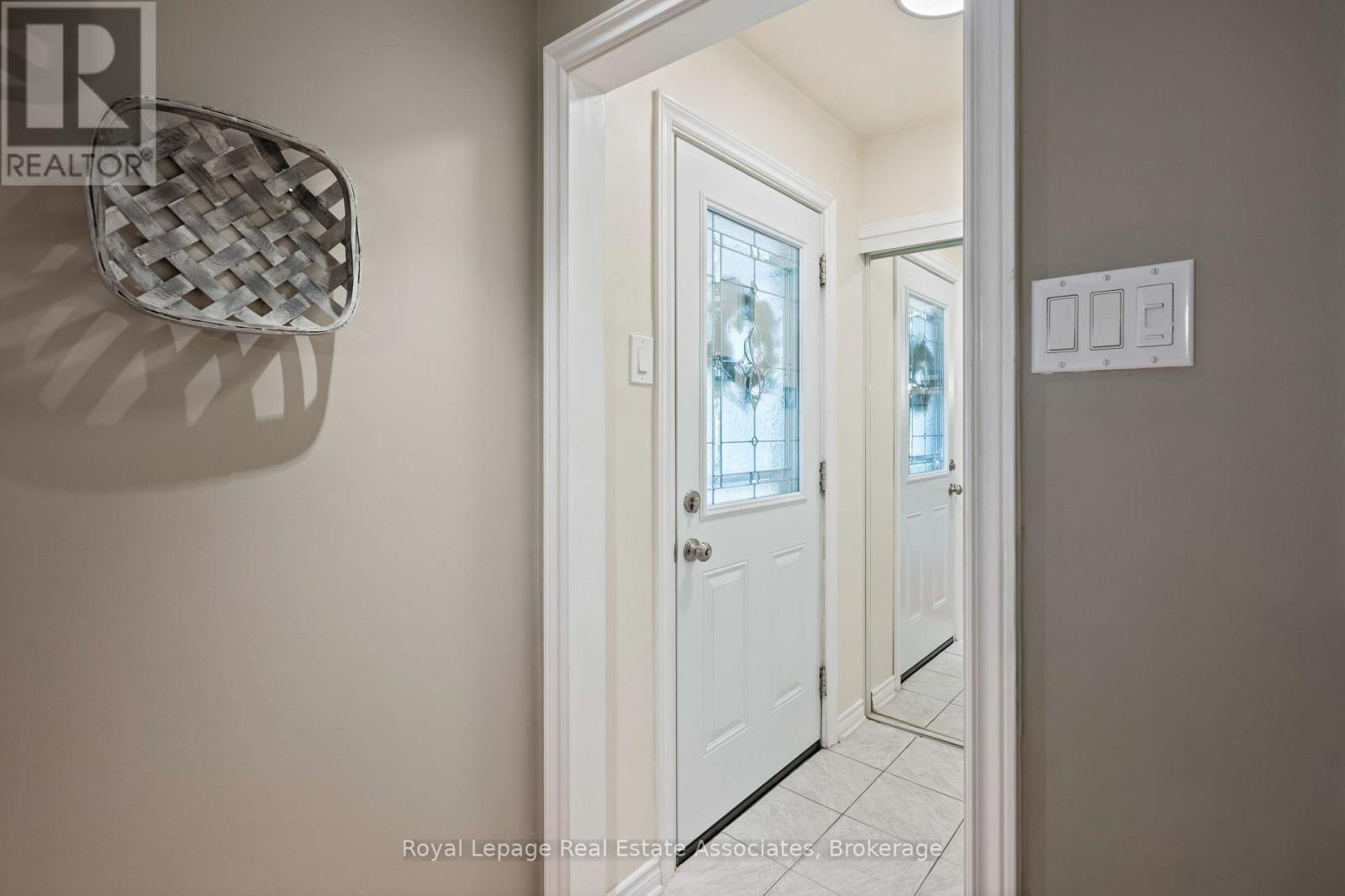 10 Normandy Boulevard, Halton Hills, Ontario  L7G 1W1 - Photo 7 - W12412683