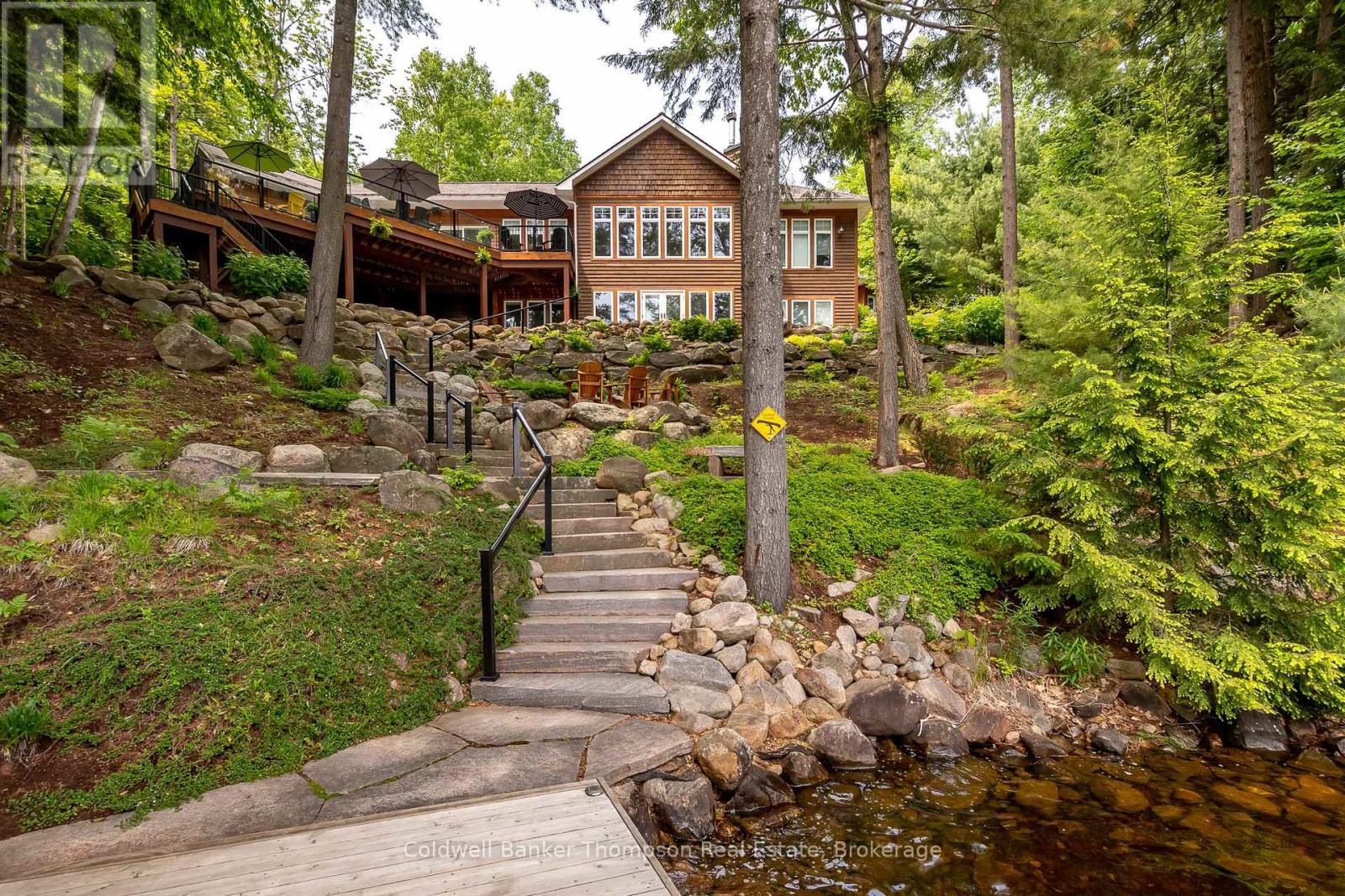 707 Evergreen Trail, Huntsville, Ontario  P1H 2L5 - Photo 1 - X12412918