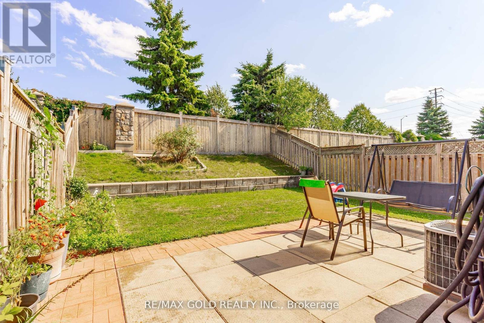32 Rubysilver Drive, Brampton, Ontario  L6P 1P9 - Photo 29 - W12411703
