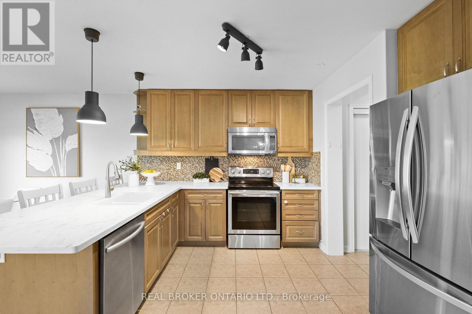 565 Attenborough Terrace, Milton, Ontario  L9T 8H6 - Photo 12 - W12412708