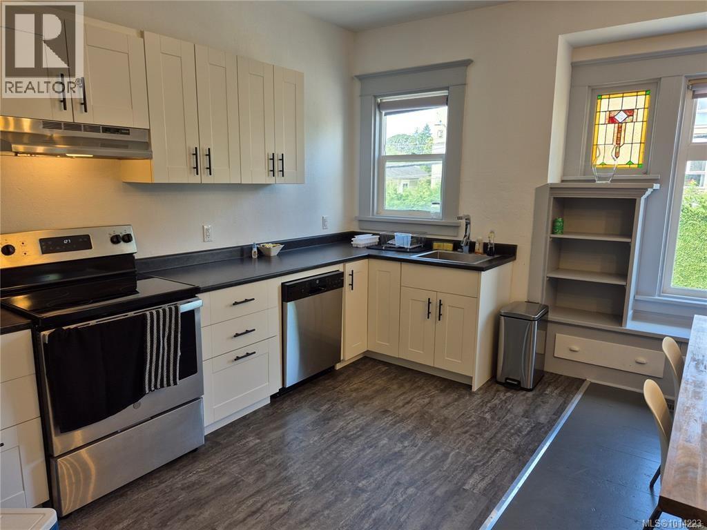 361/363 Burnside Rd E, Victoria, British Columbia  V9A 1A7 - Photo 3 - 1014223