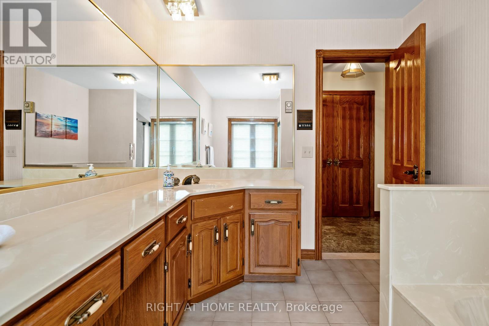 2650 Garrison Road, Fort Erie, Ontario  L0S 1N0 - Photo 20 - X12412686