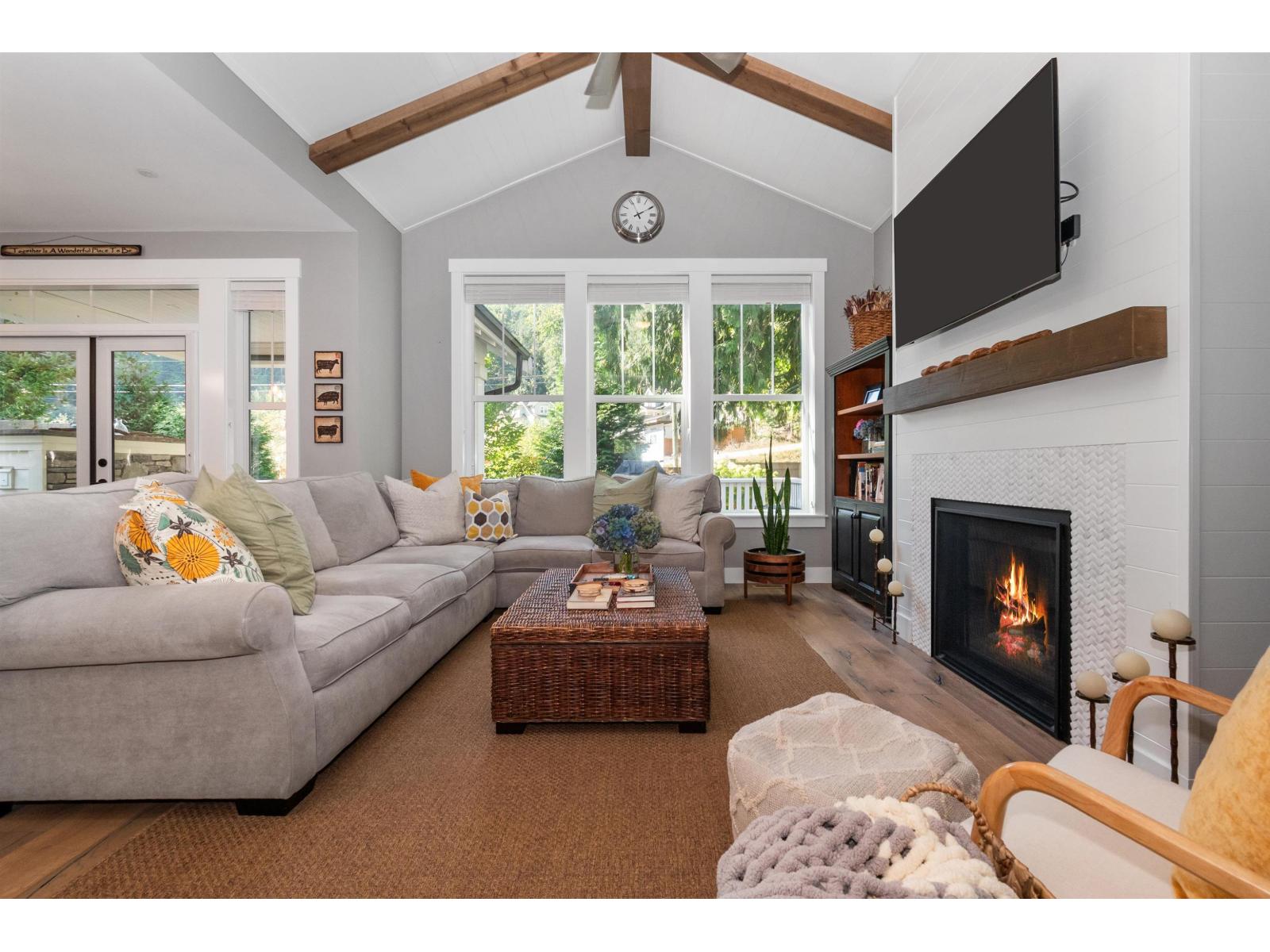 43390 Creekside Circle, Cultus Lake South, Lindell Beach, British Columbia  V2R 0Z4 - Photo 6 - R3049605