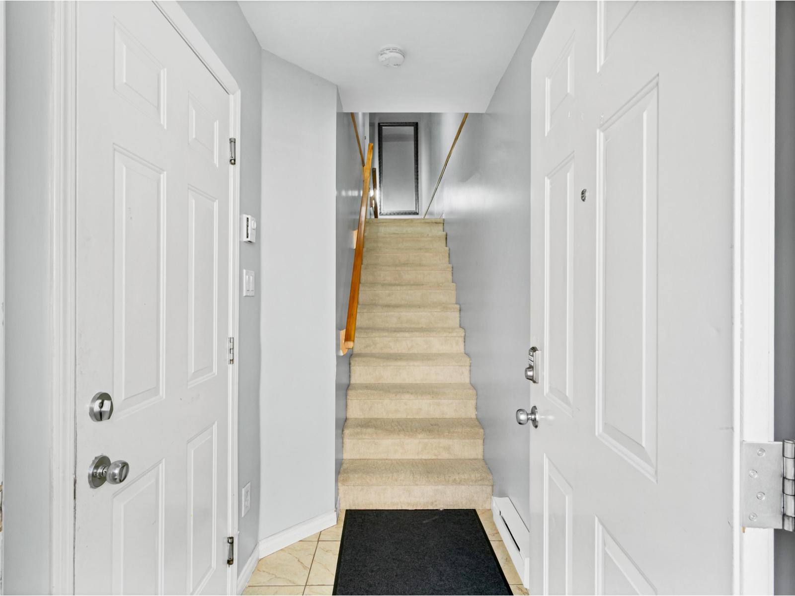 9 12730 66 Avenue, Surrey, British Columbia  V3W 1P3 - Photo 3 - R3048118