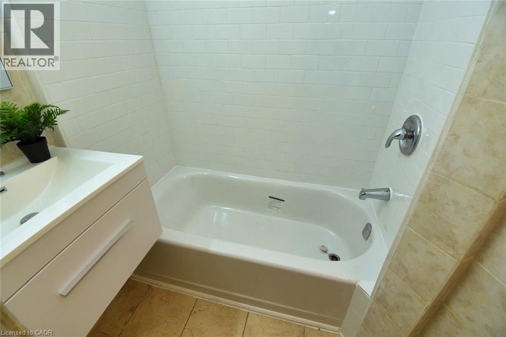 265 Hunter Street W, Hamilton, Ontario  L8P 1S2 - Photo 18 - 40771058